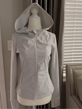 HALARA Hooded Zip athletic Jacket with Thin white/black Stripes with peplum back